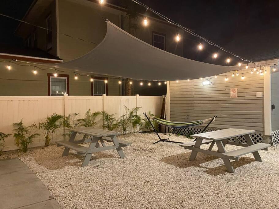 Chic Bungalow Apartment Steps From Armature Works & Downtown Riverwalk Tampa Kültér fotó