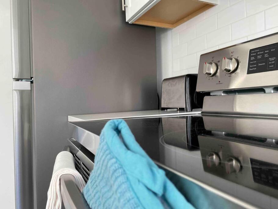 Chic Bungalow Apartment Steps From Armature Works & Downtown Riverwalk Tampa Kültér fotó