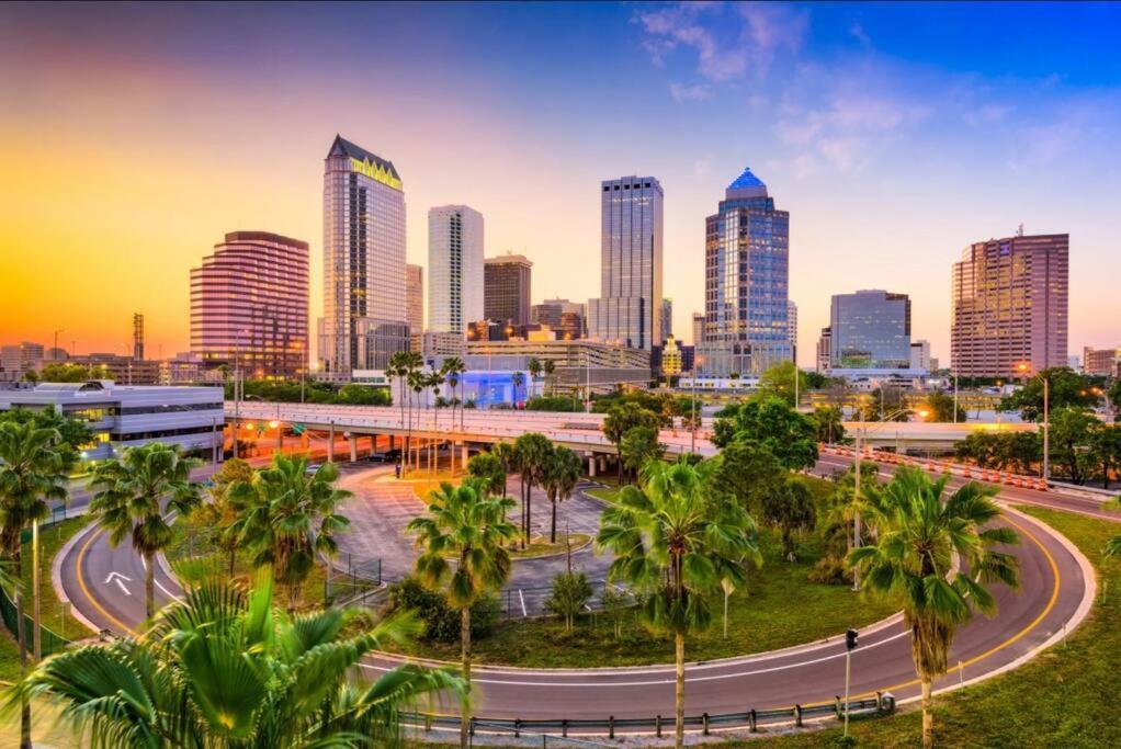 Chic Bungalow Apartment Steps From Armature Works & Downtown Riverwalk Tampa Kültér fotó