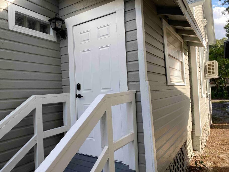 Chic Bungalow Apartment Steps From Armature Works & Downtown Riverwalk Tampa Kültér fotó