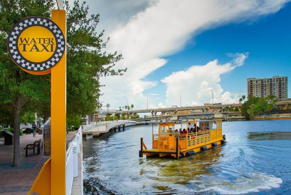 Chic Bungalow Apartment Steps From Armature Works & Downtown Riverwalk Tampa Kültér fotó