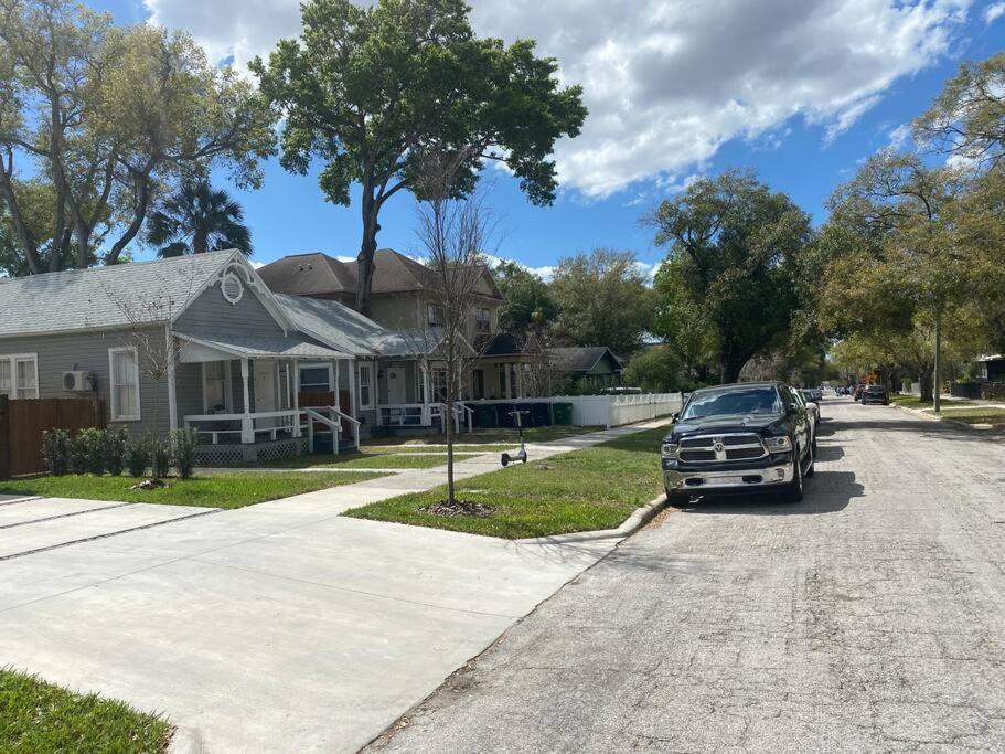 Chic Bungalow Apartment Steps From Armature Works & Downtown Riverwalk Tampa Kültér fotó