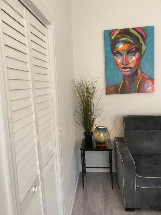 Chic Bungalow Apartment Steps From Armature Works & Downtown Riverwalk Tampa Kültér fotó