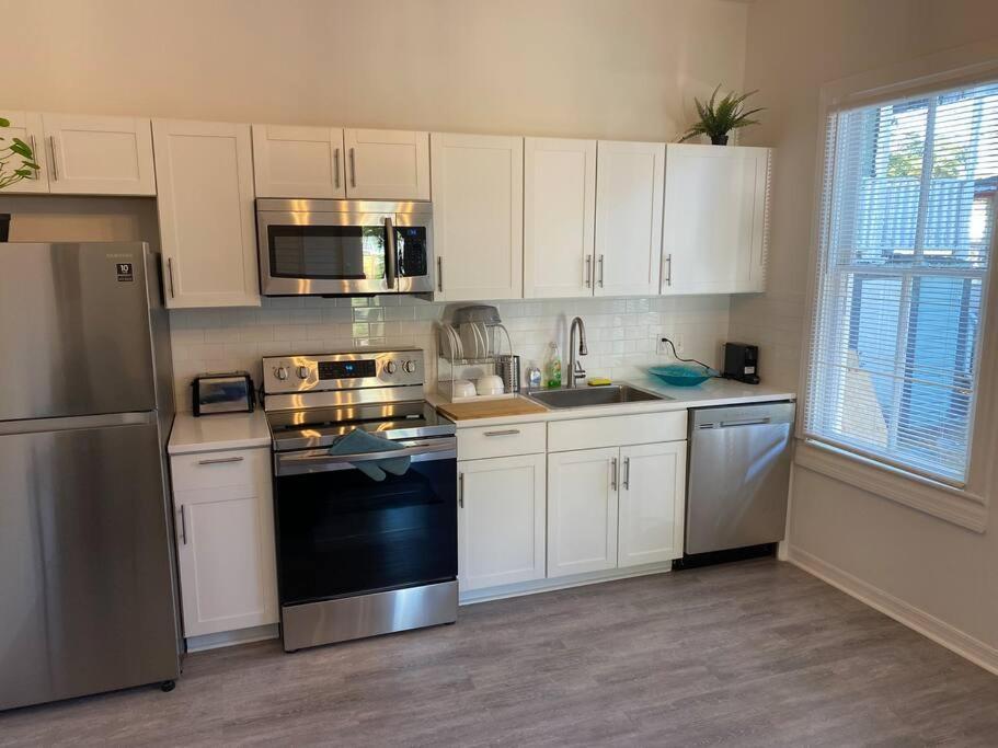 Chic Bungalow Apartment Steps From Armature Works & Downtown Riverwalk Tampa Kültér fotó
