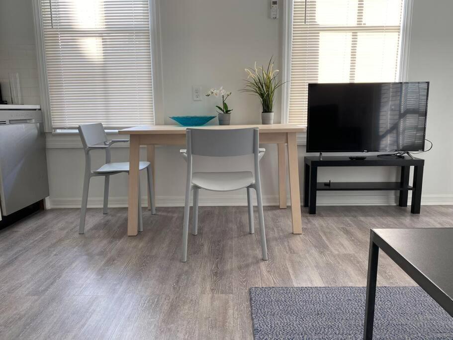 Chic Bungalow Apartment Steps From Armature Works & Downtown Riverwalk Tampa Kültér fotó